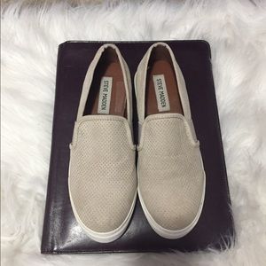 Steve Madden slip ons